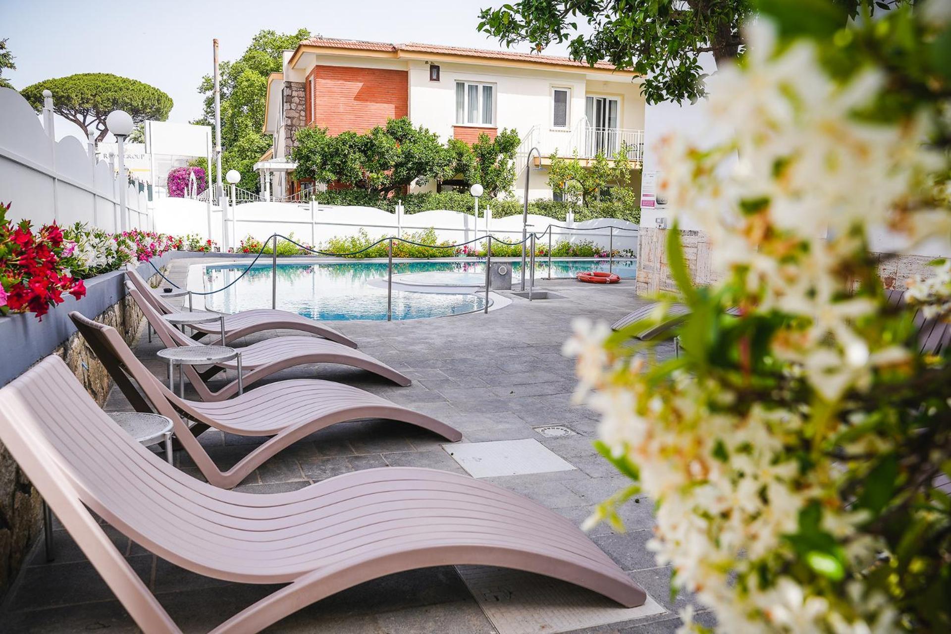 Hotiday Room Collection - Sant'Agnello ซอร์เรนโต ภายนอก รูปภาพ